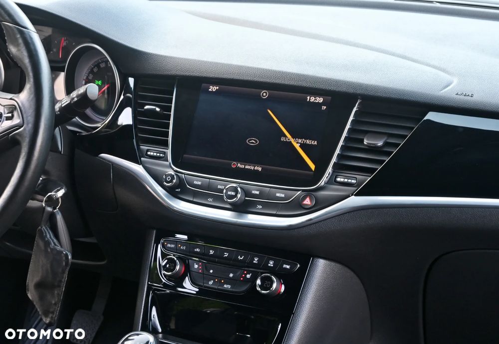 Opel Astra 1.4 T Dynamic S&S - 26