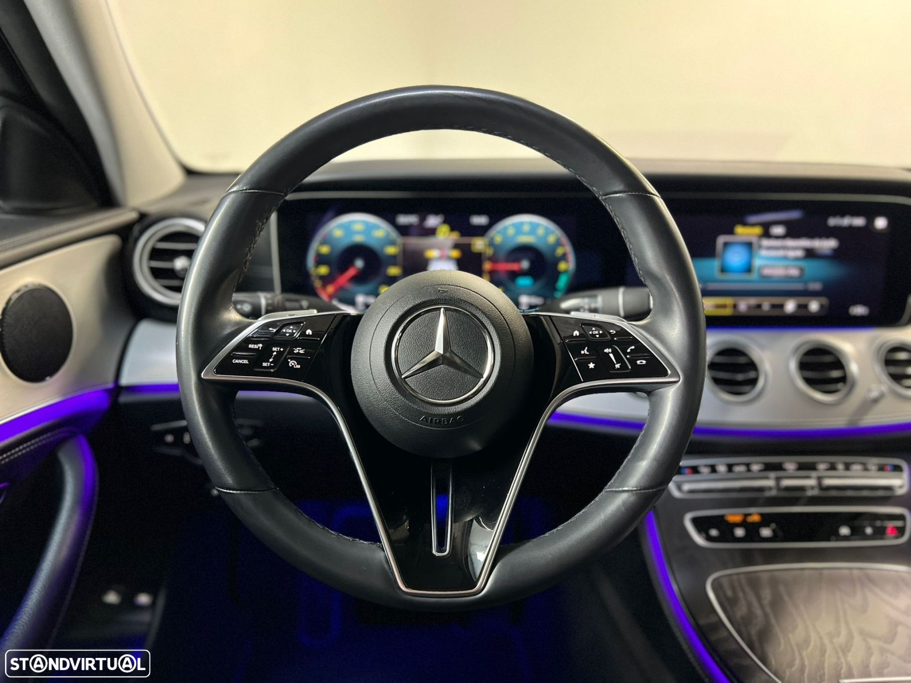 Mercedes-Benz E 300 e Exclusive Line - 11