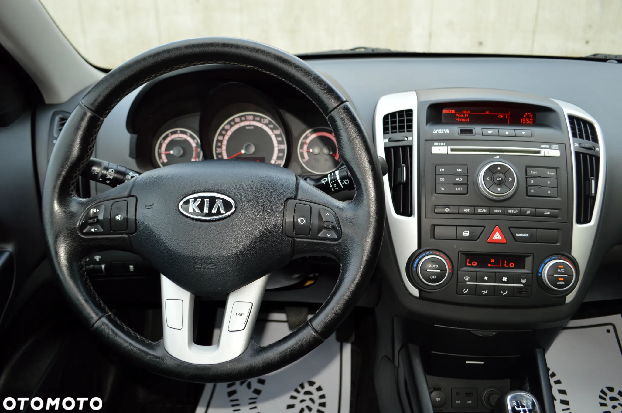 Kia Ceed - 16