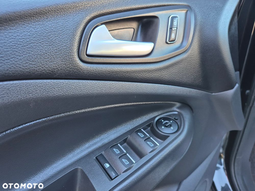Ford Kuga - 31