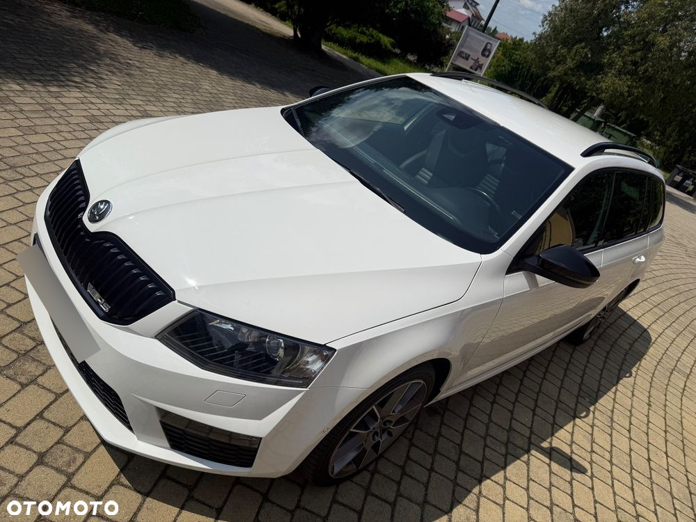 Skoda Octavia Combi 2.0 TDI DSG RS - 18