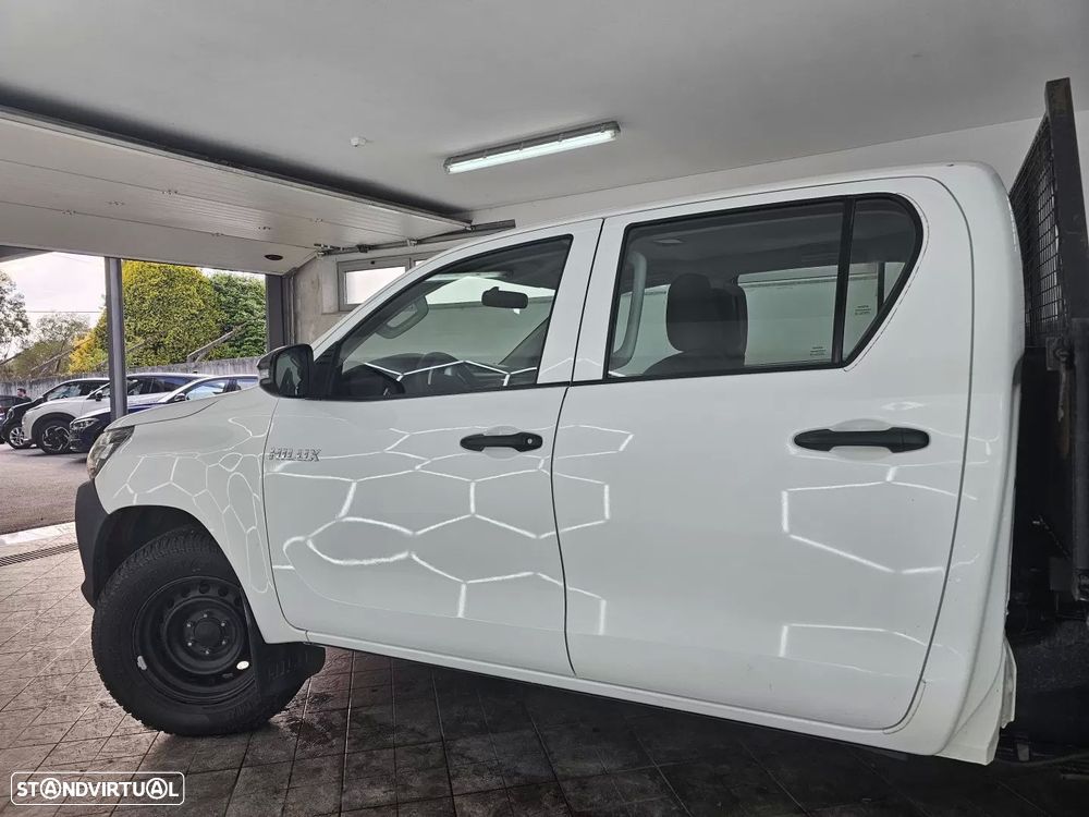 Toyota Hilux 2.4 D-4D 4WD CD CM - 9
