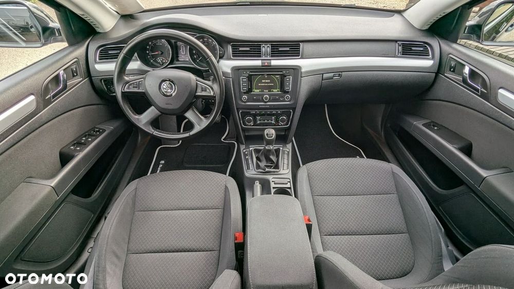 Skoda Superb 1.6 TDI Active Greenline - 22