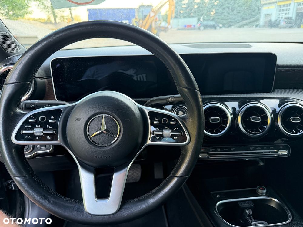 Mercedes-Benz Klasa A 220 4Matic 7G-DCT - 30