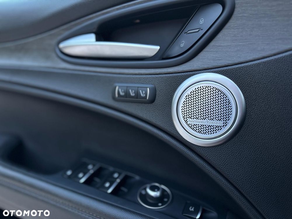 Alfa Romeo Stelvio - 21