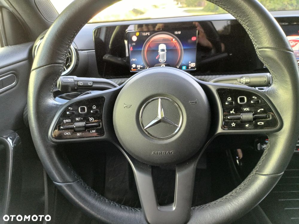 Mercedes-Benz Klasa A 180 Edition 1 7G-DCT - 26