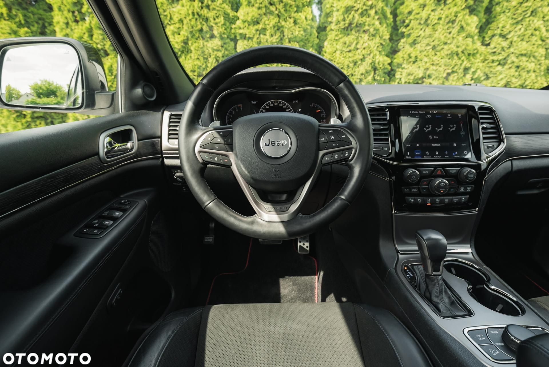 Jeep Grand Cherokee - 11