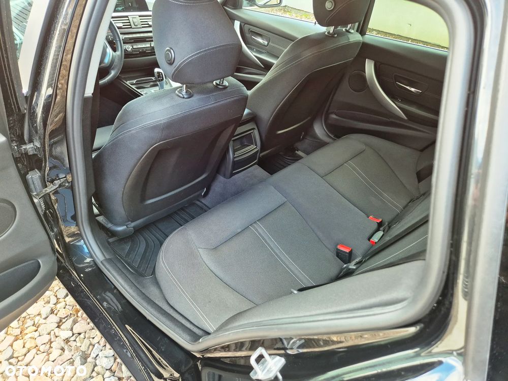 BMW Seria 3 320i Advantage sport - 7