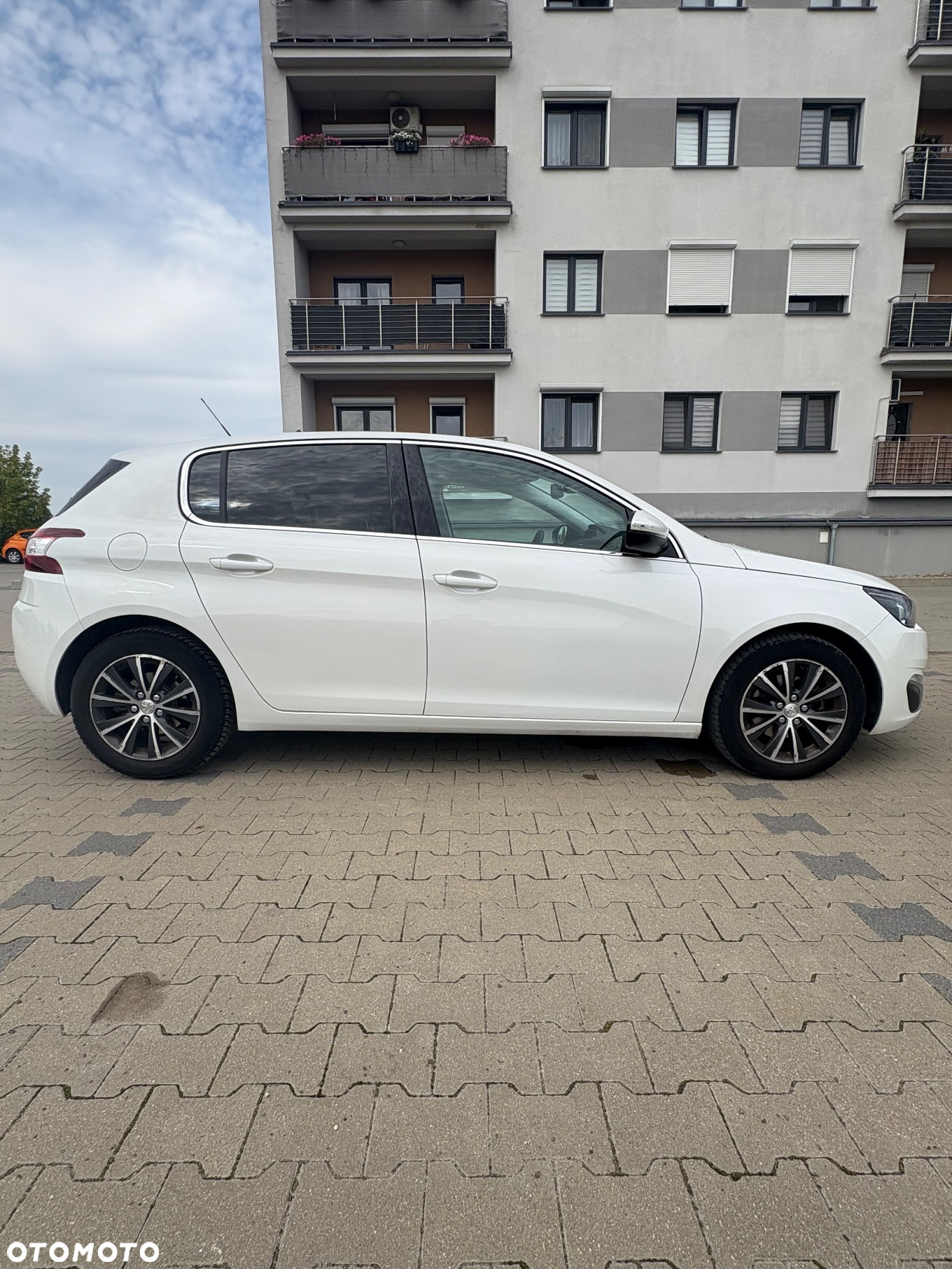 Peugeot 308 - 8