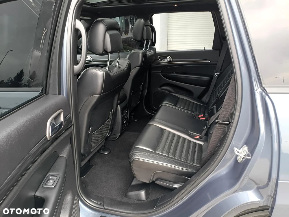 Jeep Grand Cherokee - 15
