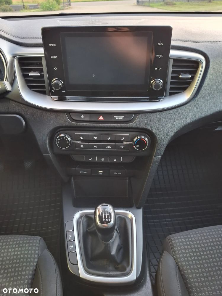 Kia Ceed 1.0 T-GDI 120 OPF Edition 7 - 26