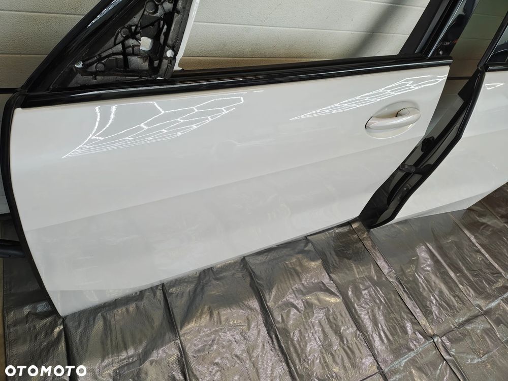 BMW G05 X5  X5M A96 MINERALWEISS  drzwi lewy przód - 4