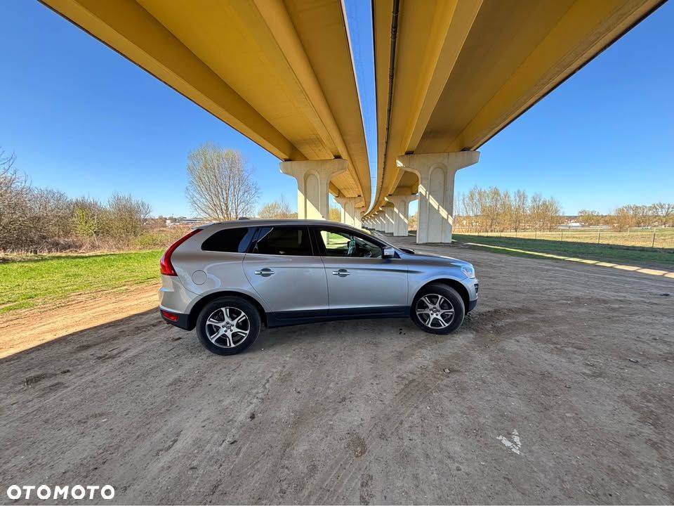 Volvo XC 60 T6 AWD Momentum - 11