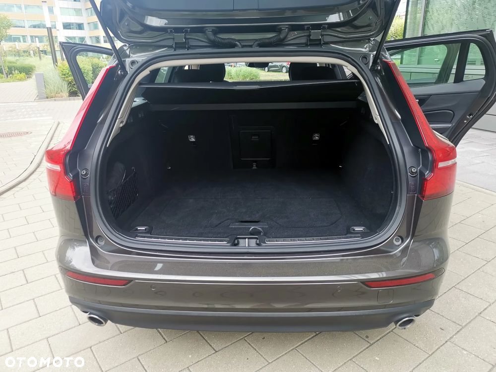 Volvo V60 B4 D Momentum - 19