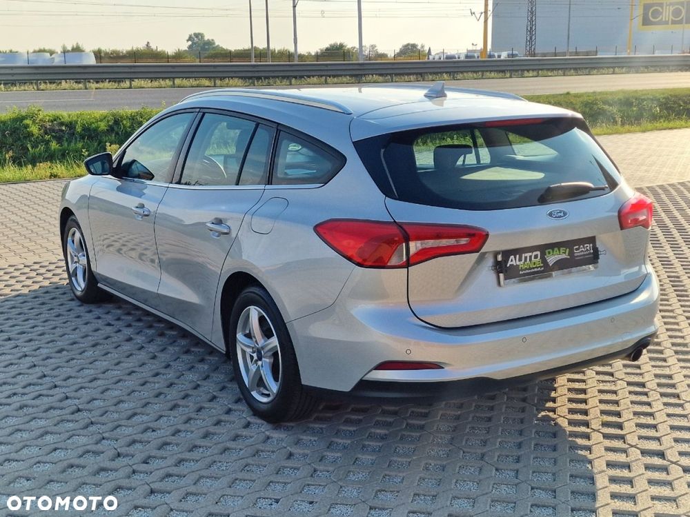 Ford Focus SW - 33