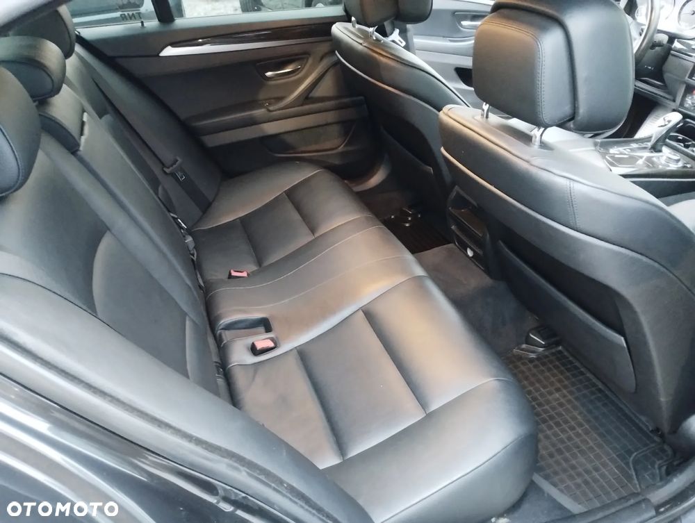 BMW Seria 5 535i Sport-Aut - 22