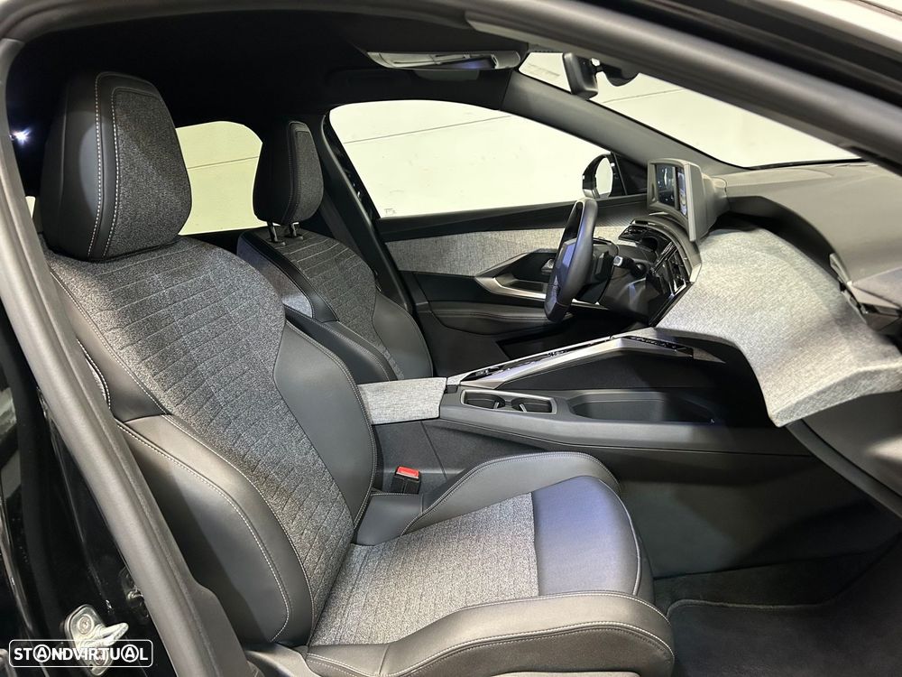 Peugeot 3008 1.2 Hybrid Allure e-DCS6 - 18