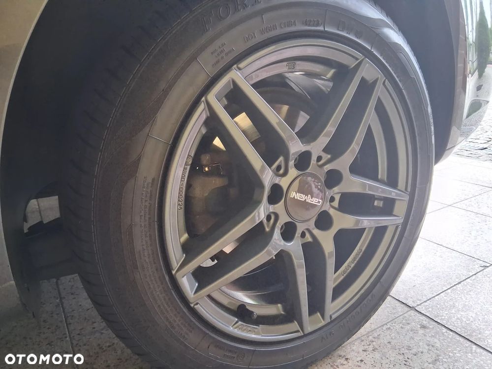 Volkswagen Touran 1.6 TDI DPF BlueMot Comfortline - 26