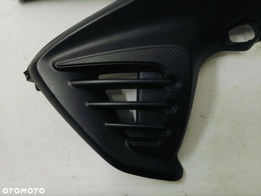 Owiewka prawa  Suzuki dl 650 v -strom - 2