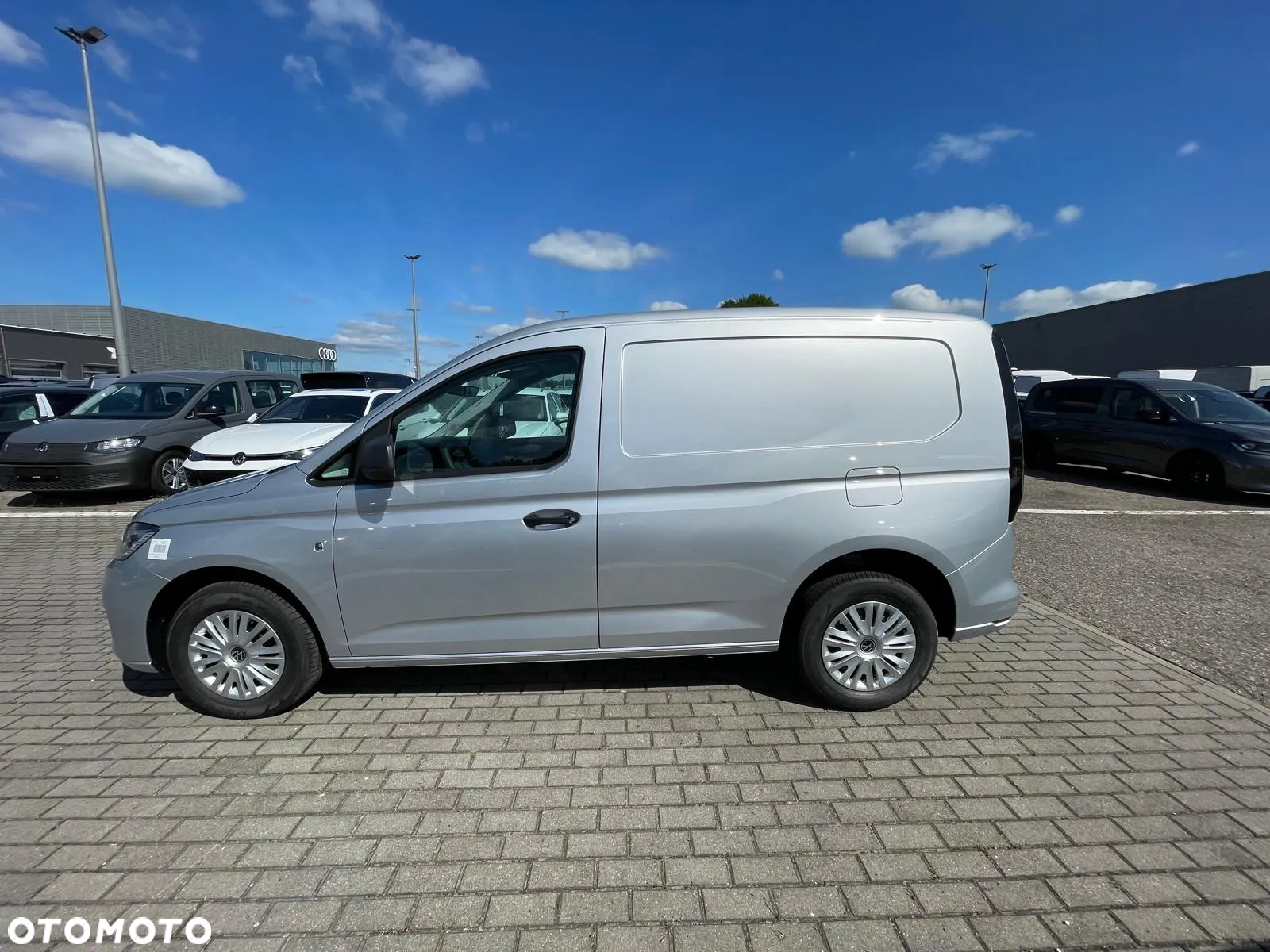 Volkswagen Caddy Cargo - 12