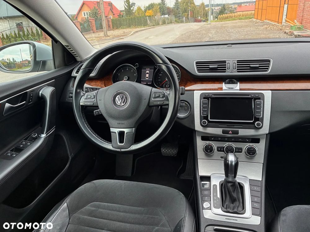Volkswagen Passat 3.6 V6 4Motion DSG Exclusive - 12