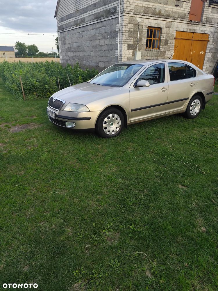 Skoda Octavia 1.6 Ambiente - 1