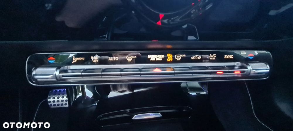 Mercedes-Benz CLA 220 d Edition 1 8G-DCT - 24