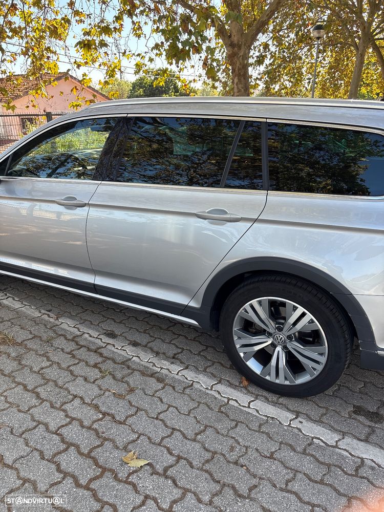 VW Passat Alltrack Variant 2.0 TDi DSG 4Motion - 4