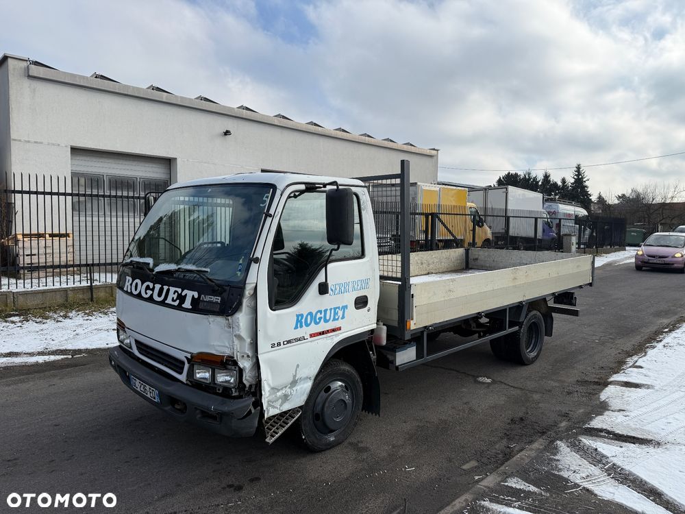 Isuzu NPR - 8