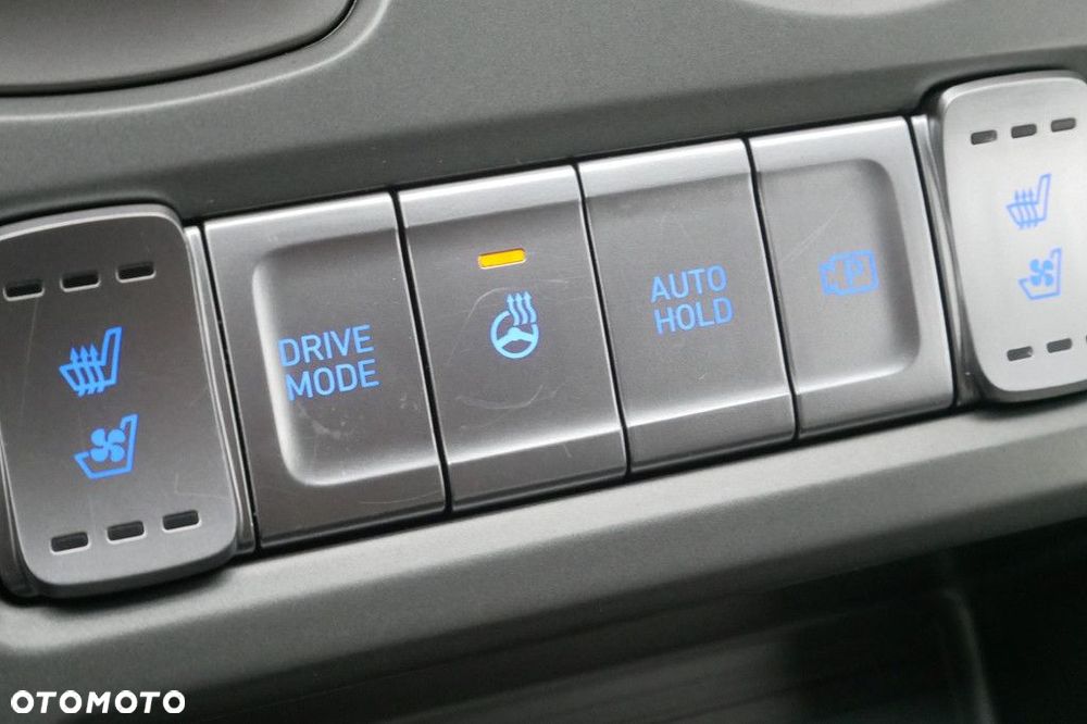 Hyundai Kona 64kWh Executive - 25