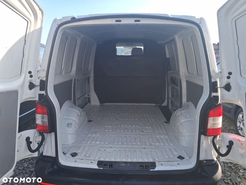 Volkswagen Transporter - 8