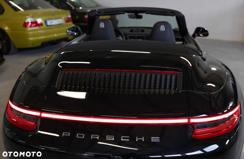 Porsche 911 Carrera 4 Cabriolet PDK - 10