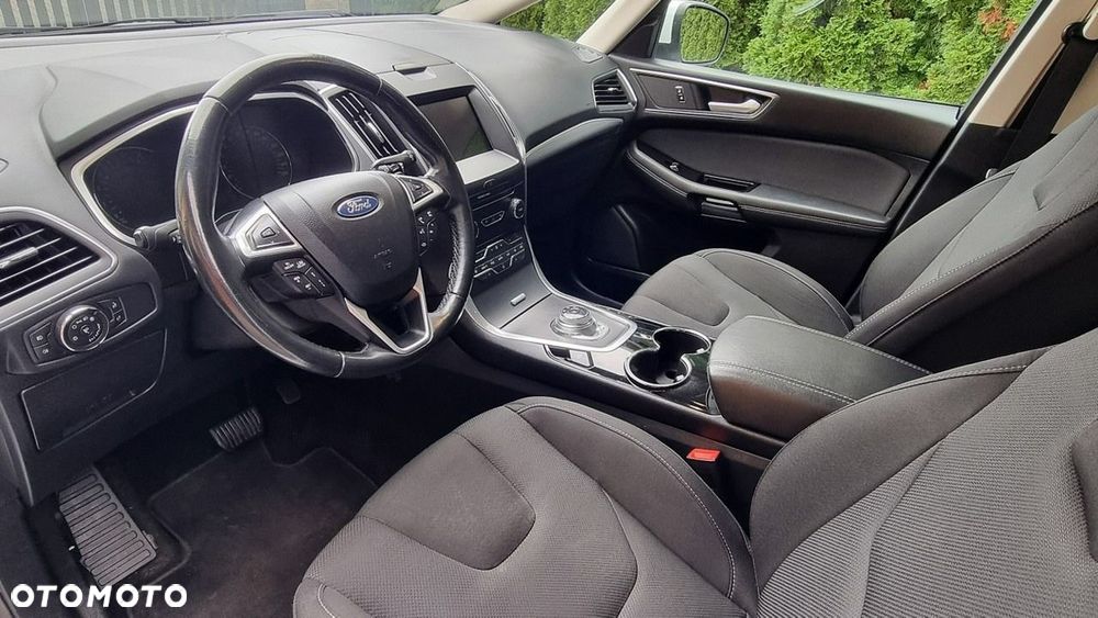 Ford S-Max - 12