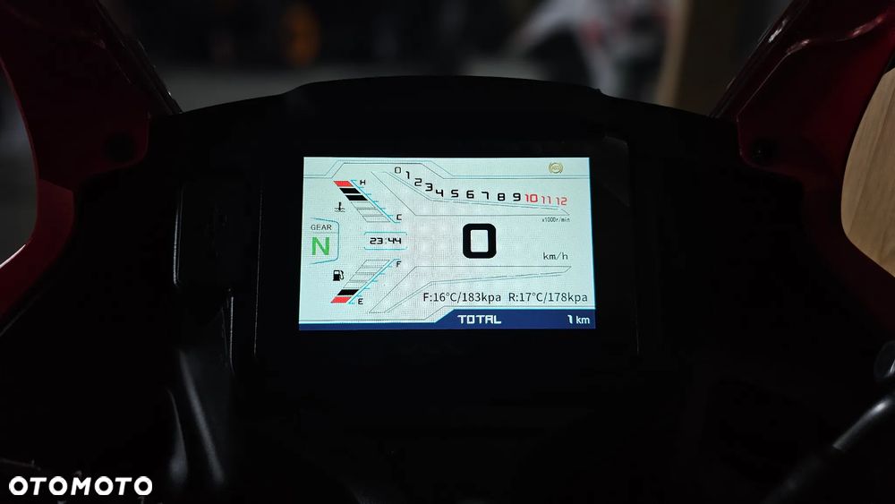 QJMOTOR SRK 125R - 13