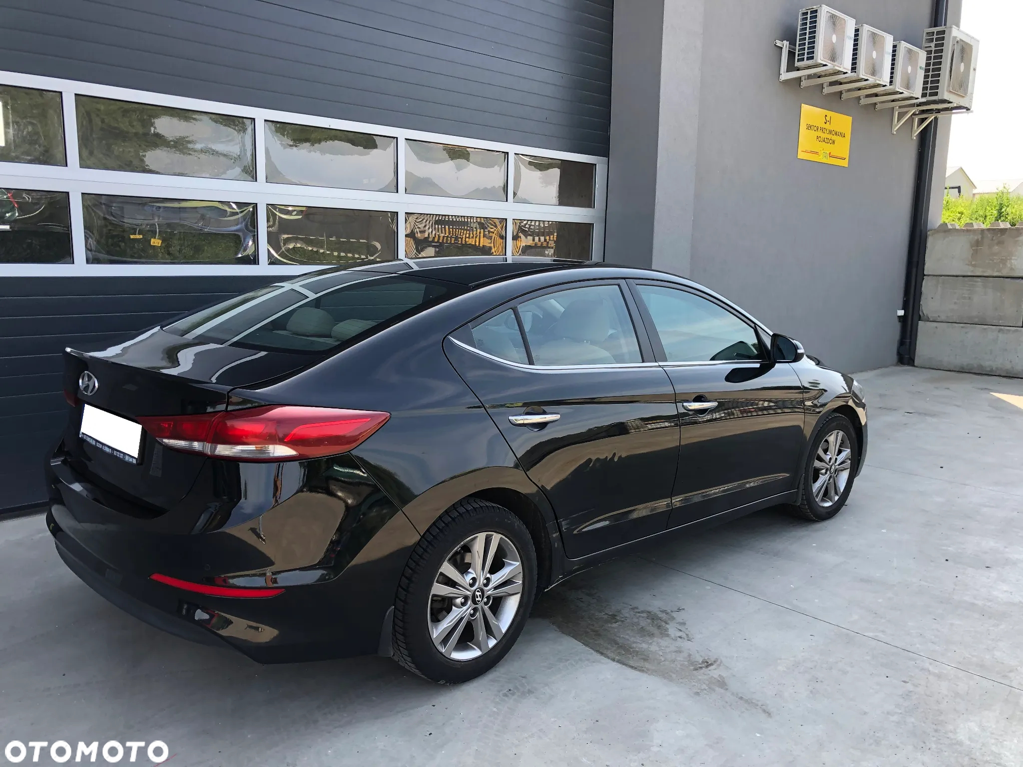 Hyundai Elantra 1.6 Comfort - 5