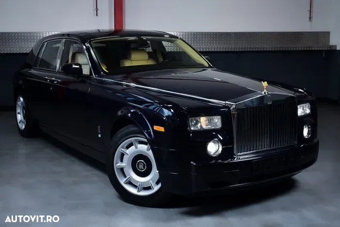 Rolls-Royce Phantom - 2
