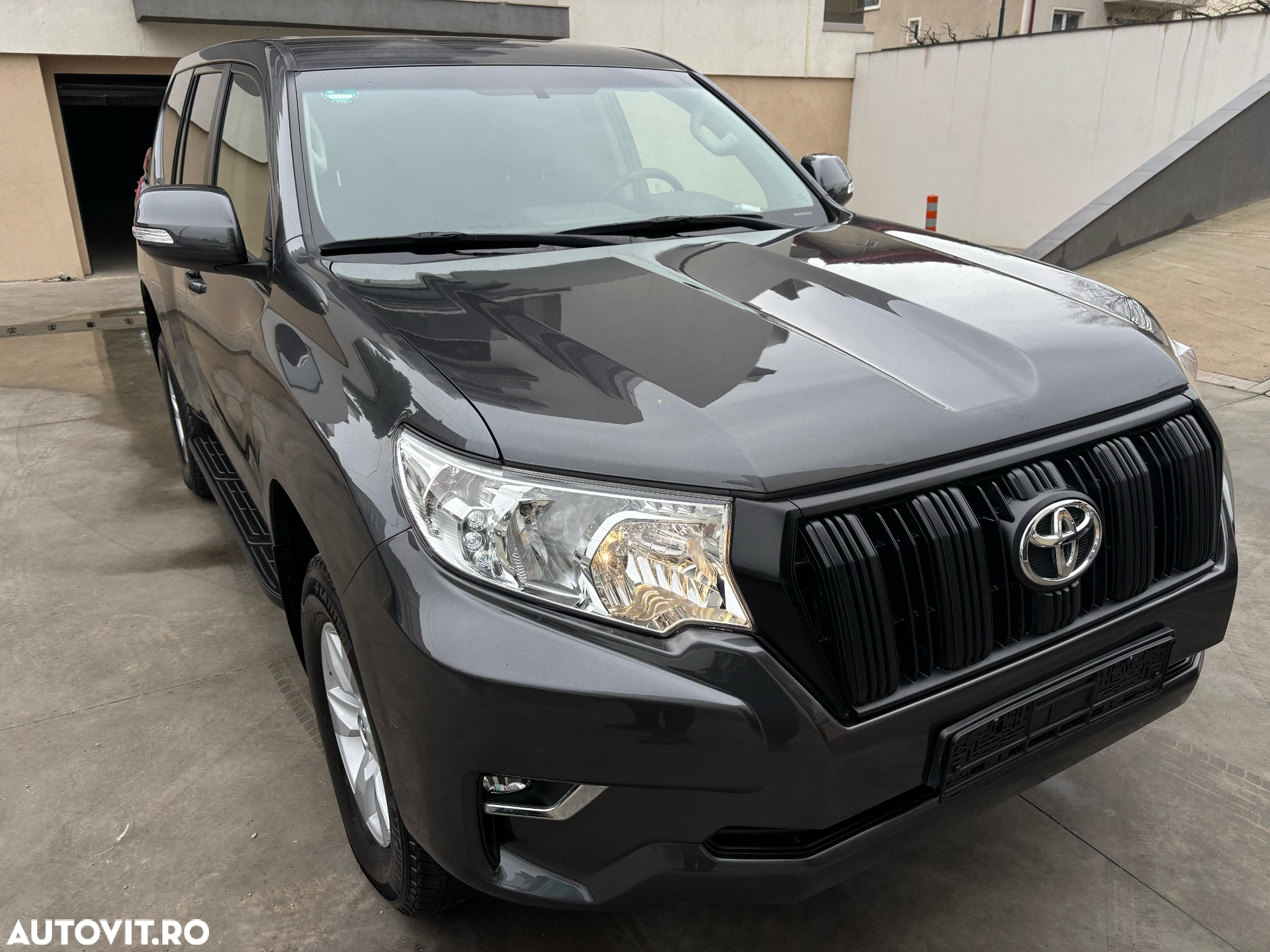 Toyota Land Cruiser 2.8 D-4D Automatik Comfort - 3
