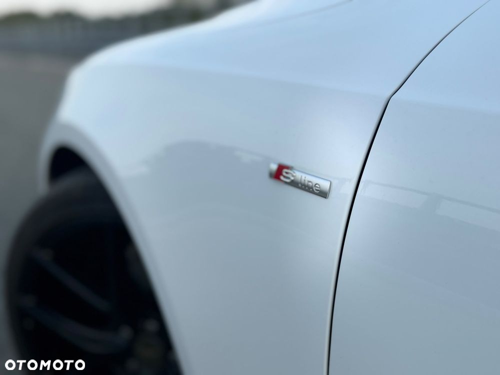 Audi A5 Cabrio 2.0 TDI DPF (clean diesel) - 9