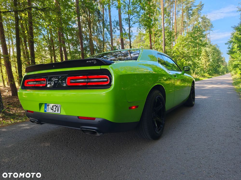 Dodge Challenger - 10
