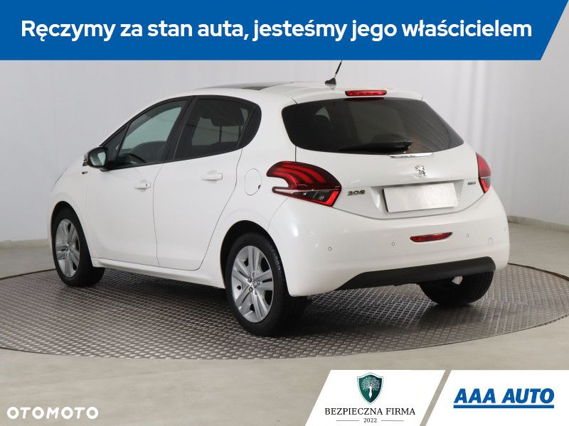 Peugeot 208 - 5