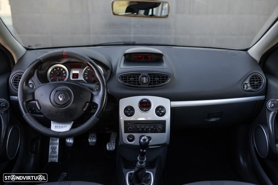 Renault Clio 2.0 16V Sport - 40