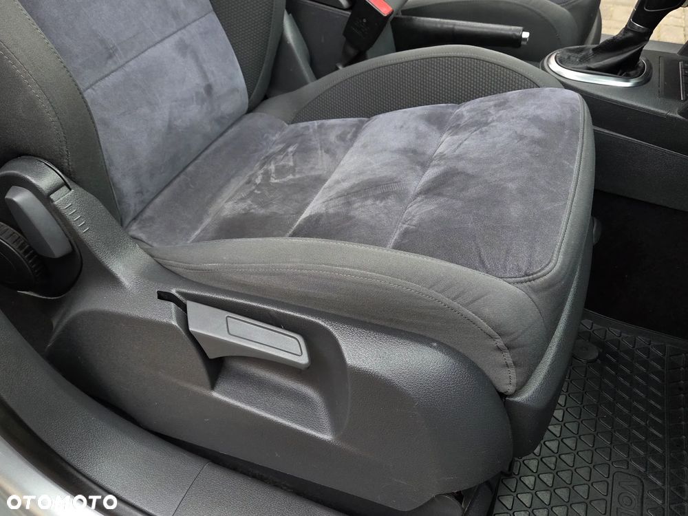 Volkswagen Touran 1.6 TDI DPF BlueMotion Technology DSG Highline - 35