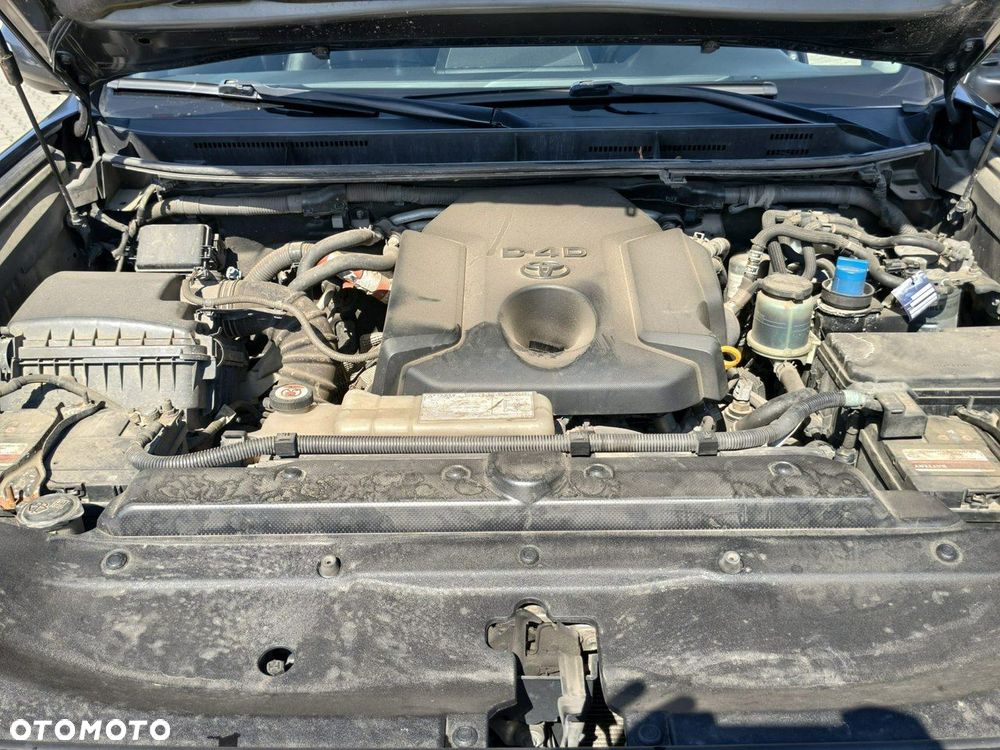 Toyota Land Cruiser - 20