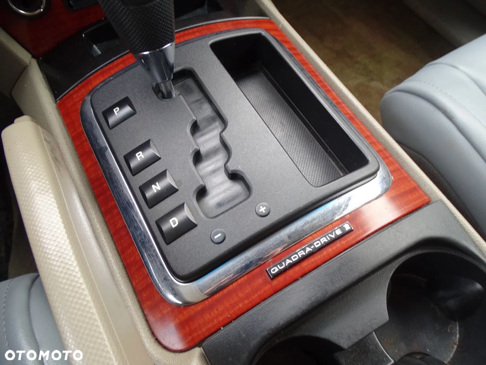 Jeep Grand Cherokee - 12