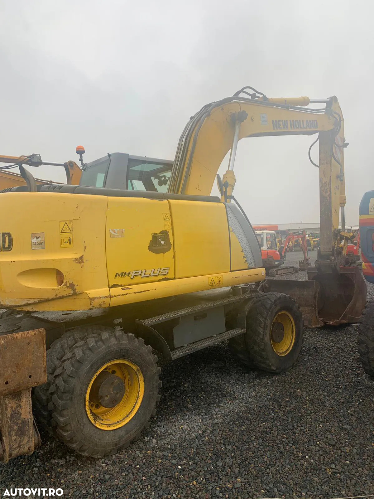 New Holland MH Plus Excavator pe roți - 7