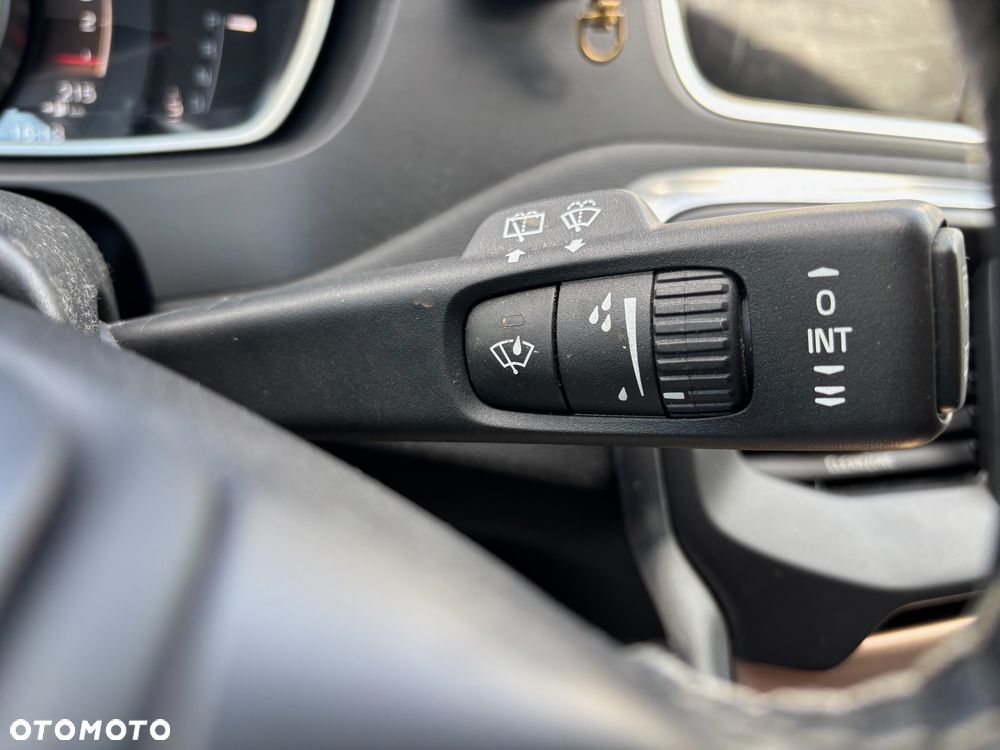 Volvo V40 D4 Geartronic Summum - 14