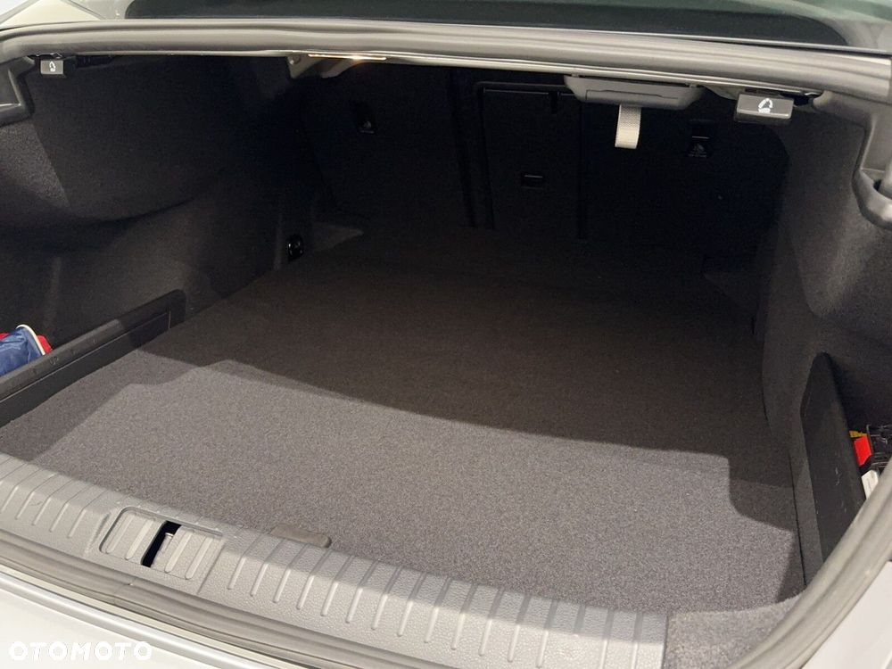 Volkswagen Passat 2.0 TDI SCR Comfortline - 37