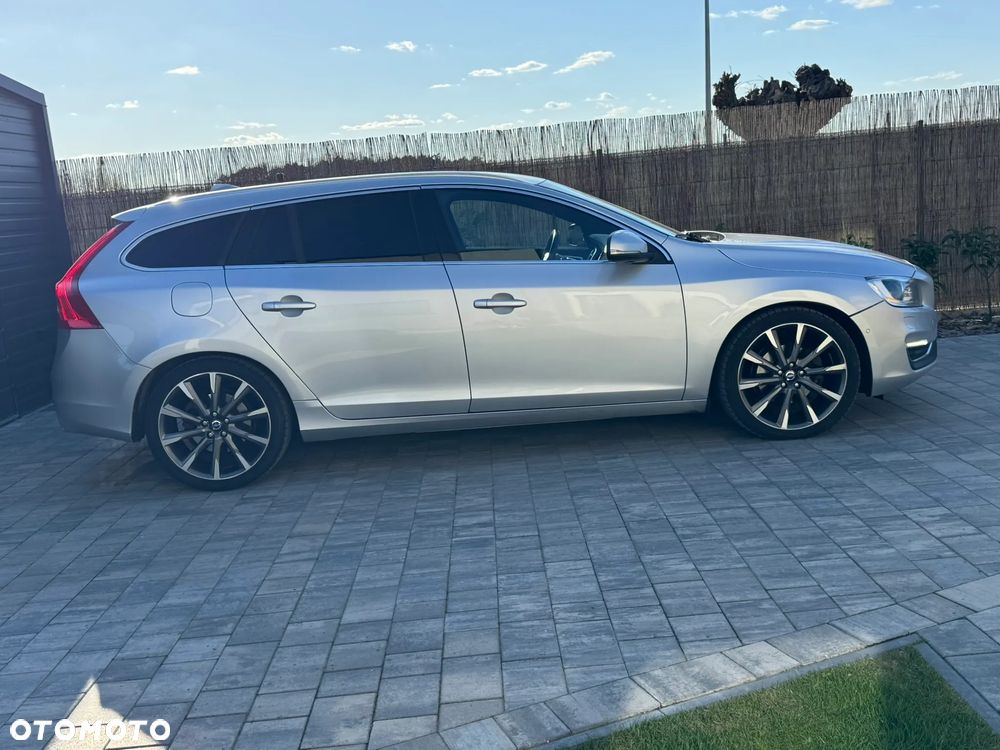 Volvo V60 D4 Geartronic Momentum - 4