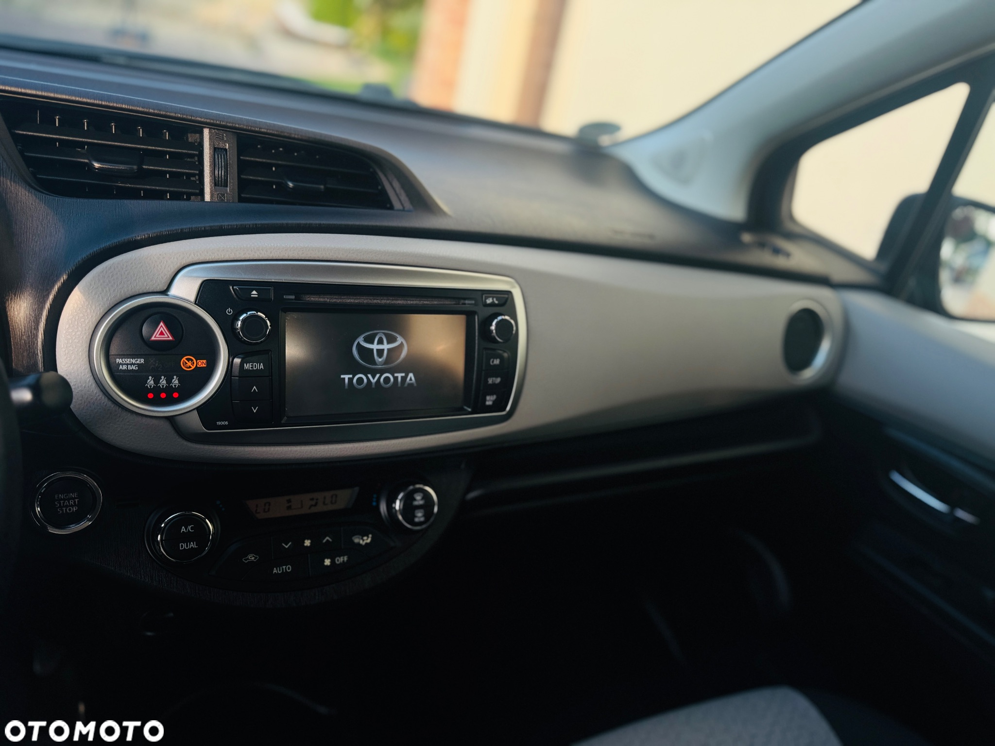 Toyota Yaris 1.33 VVT-i Executive - 13