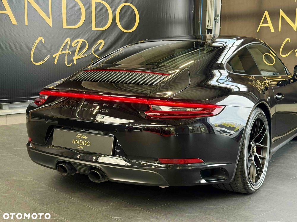 Porsche 911 Carrera 4 GTS PDK - 32